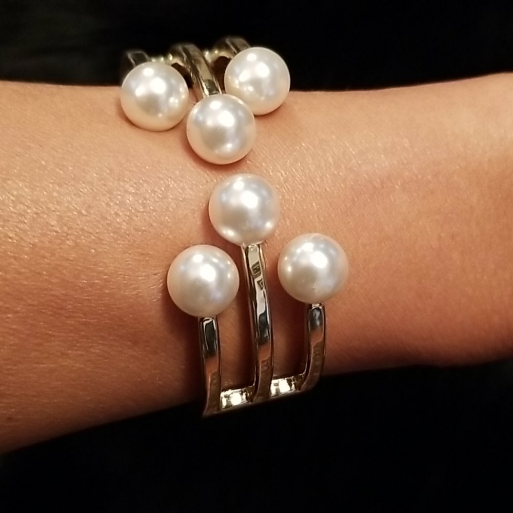 Jewelry - Picture 5 of 6